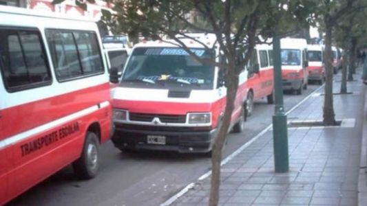 Entregas puerta a puerta: autorizan a taxis, remises y transportes escolares en Santa Fe