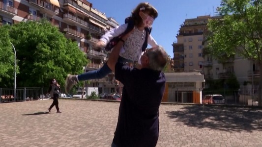 Coronavirus: El esperado abrazo con los nonos