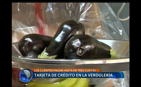 Tarjeta de crédito en la verdulería