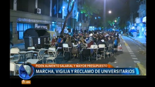 Marcha, vigilia y reclamo de universitarios