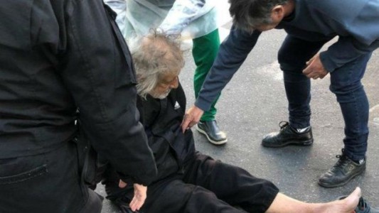 Asaltaron y golpearon al "Trinche" Carlovich: está en terapia inrensiva en Rosario