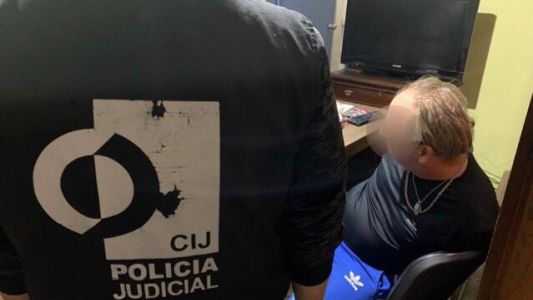 Dictan prisión preventiva para el docente que fue encontrado en su cama con un menor