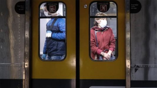 Desde hoy, colectivos y subtes funcionan con sus horarios habituales