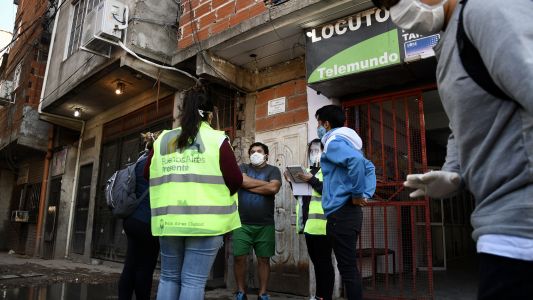 Cierran un parador porteño para gente en situación de calle por 79 casos de coronavirus