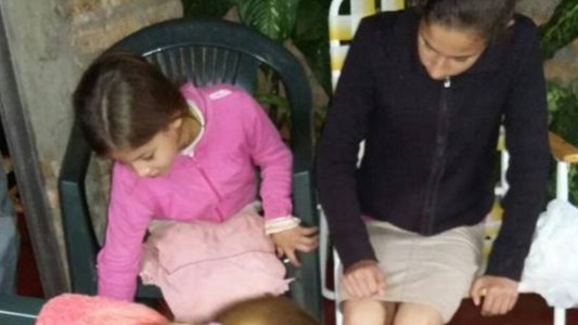 Tres nenas vivieron solas durante 12 días en su casa