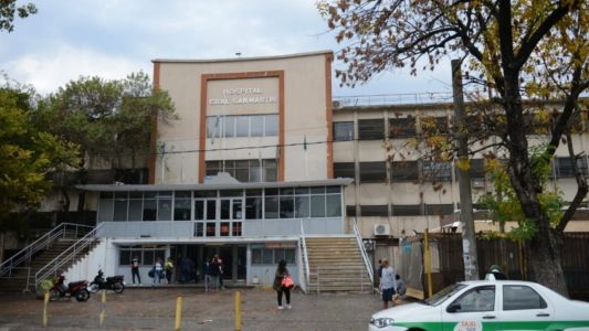 Coronavirus: aíslan a 110 trabajadores de un hospital de La Plata tras la muerte de una paciente