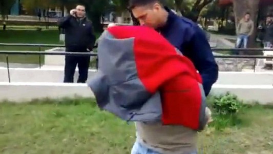 Llevaron un documental a la TV, pero tenían pornografía infantil en el pendrive y quedaron detenidos