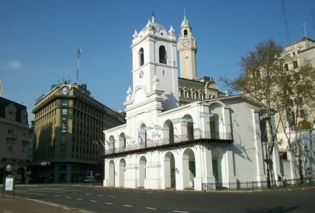 Cuatro de cada diez argentinos no saben qué pasó el 25 de Mayo