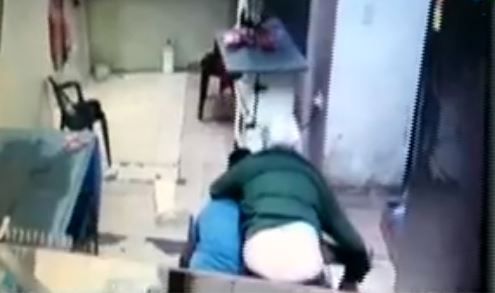 Feroz agresión en una carnicería, con una escopeta y una cuchilla