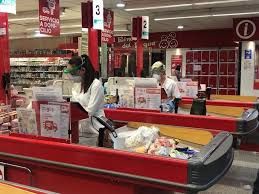Un empleado de supermercado dio positivo de coronavirus y contagió a 9 miembros de su familia