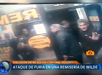 Ataque de furia en una remisería de Wilde