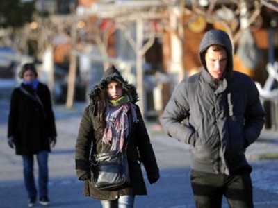 Lunes nublado, ventoso y frío, con máxima de 14 grados
