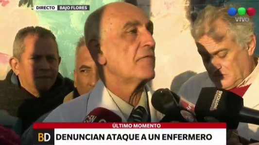 No lo vacunaron, esperó al enfermero afuera del hospital, lo golpeó y lo dejó inconsciente