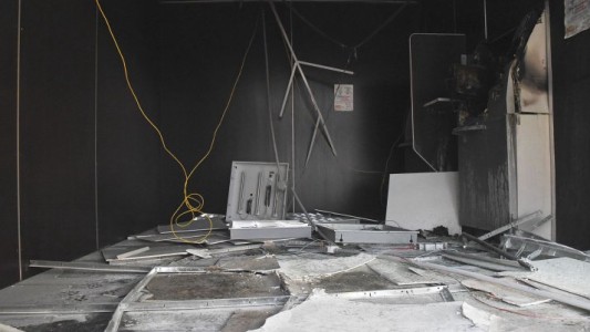 Asaltantes hicieron explotar un cajero automático en Chubut, pero no pudieron llevarse nada