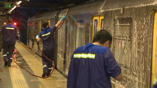 Metrodelegados dicen que "no están desinfectando los subtes" y no descartan medida de fuerza