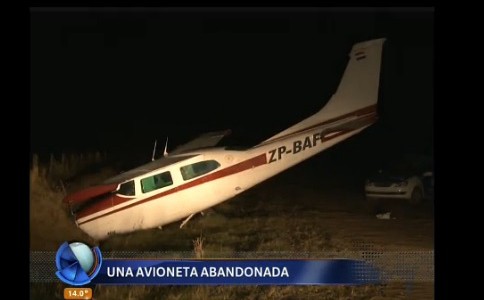 Hallaron una avioneta clavada en una cuneta en Santa Fe