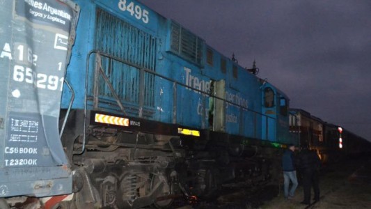 Choque de un tren de cargas con otro de pasajeros en Chacabuco