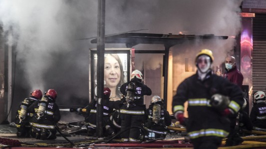 Explosión en Villa Crespo: tres bomberos siguen en terapia intensiva