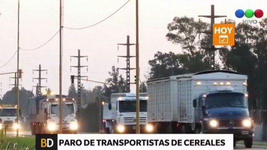 Un reclamo de transportistas paraliza el tranpsorte de soja y maíz
