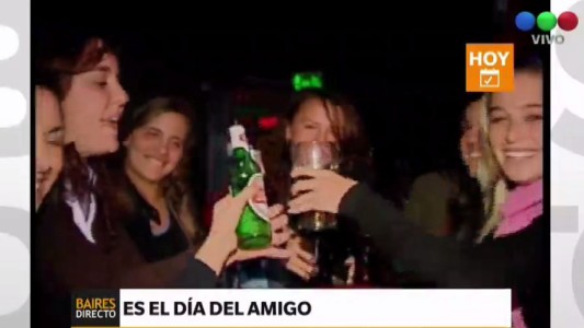 Se espera un Día del Amigo con menos regalos y más encuentros gastronómicos