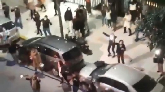 Uno de los asesores del Presidente, muy duro contra los vecinos que bailaron en la calle en Recoleta
