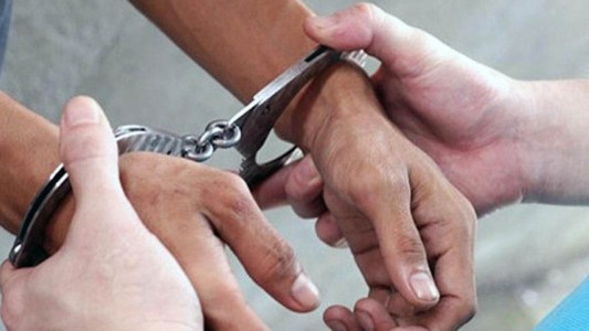 Se hizo pasar por policía de la Ciudad para robarle a una agente bonaerense