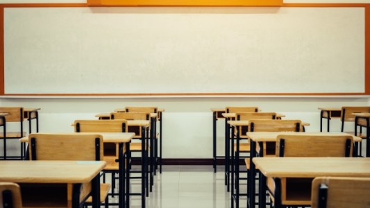 El 44% de las familias porteñas reducirá gastos en educación, según un estudio