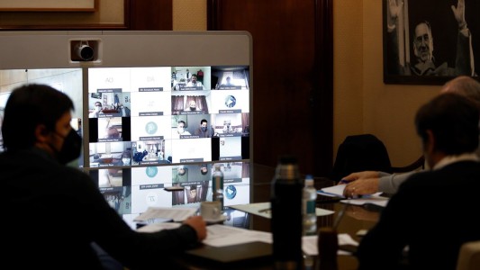 Axel Kicillof se reunió con directores de hospitales provinciales