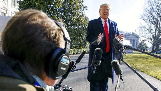 Trump teme contagiarse de coronavirus pero se niega a usar barbijo