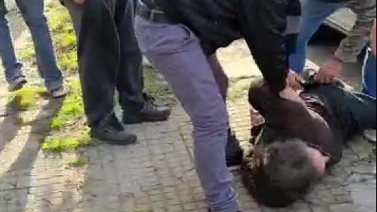 La Policía Bonaerense detuvo a un comisario de la Federal acusado de exigir una coima en dólares