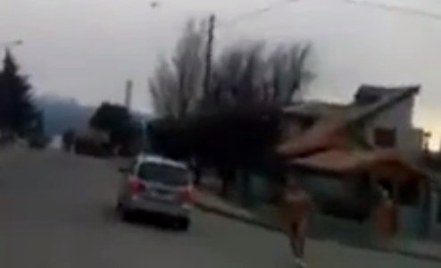 Corrió desnudo por la calle tras ser descubierto por el marido de su amante