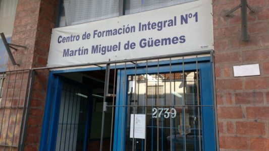 Mar del Plata: Adolescentes con discapacidad van a la escuela con frazadas por falta de calefacción