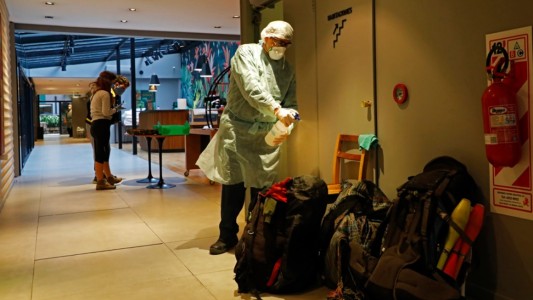 Se van llenando los hoteles porteños destinados a pacientes con Covid-19