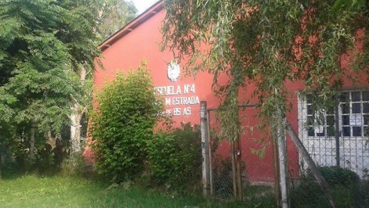 Denuncian que se fumigó una escuela con agrotóxicos en pleno horario de clases