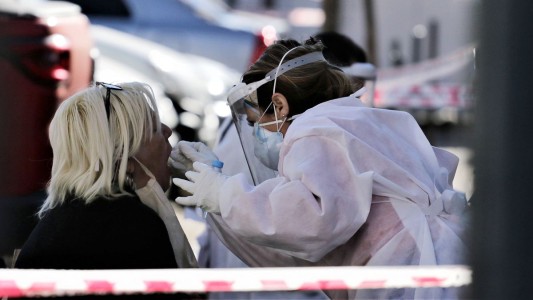 Realizan testeos masivos en una clínica de Córdoba tras nueve casos de coronavirus