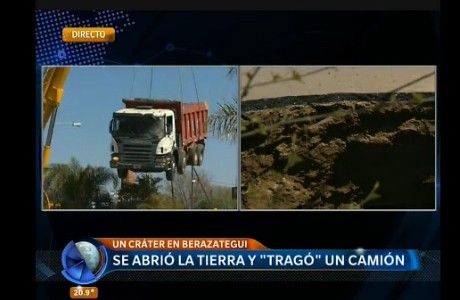 Berazategui: se abrió la tierra y "tragó" un camión