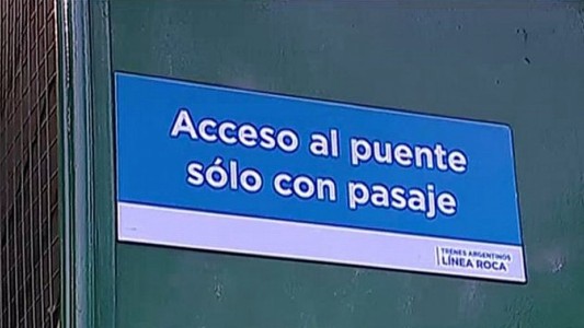 Restringen acceso a un puente en Temperley: para cruzar hay que pagar boleto