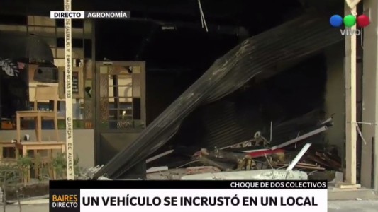 Un colectivo se incrustó en una heladería en Villa del Parque