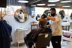 Desde hoy pueden abrir las peluquerías del AMBA