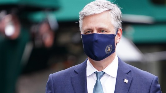 El asesor de Seguridad Nacional de Donald Trump dio positivo por coronavirus