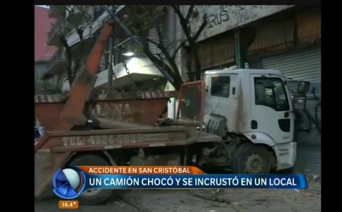 Otra vez chocó un camión