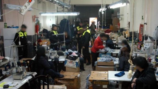 Liberan a más de 80 personas víctimas de explotación laboral en talleres clandestinos porteños