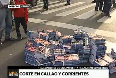 Corte y "cuadernazo" en Corrientes y Callao