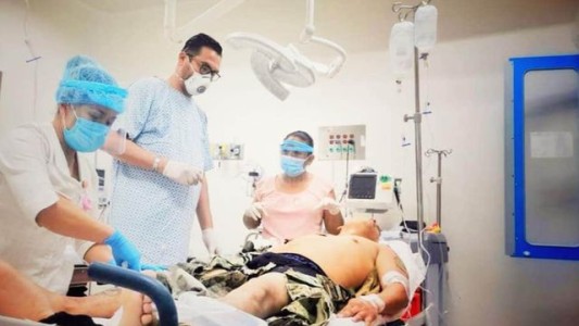 Un médico estaba internado, pero asistió igual a otro paciente en una urgencia