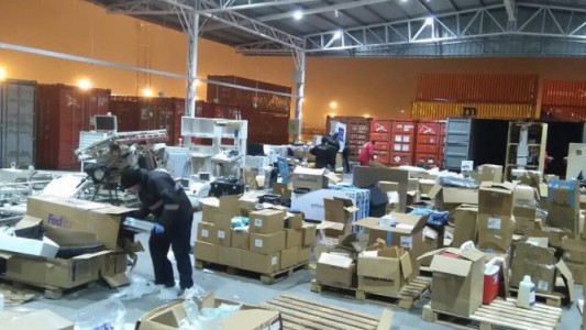 Allanaron centros adventistas por presunto contrabando