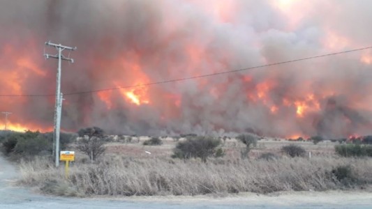 Fuego en Córdoba: combaten incendios en distintos sectores de la provincia