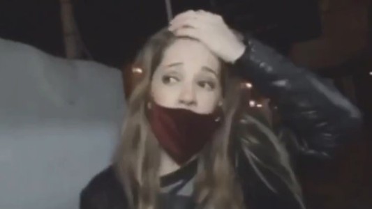 Video: así le robaron a una periodista de Telefe Córdoba mientras transmitía en vivo