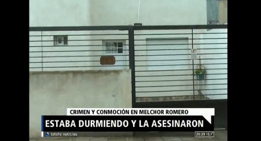Estaba durmiendo y la asesinaron