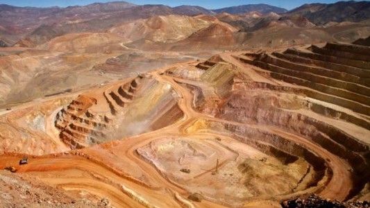 Levantaron la suspensión a la mina Veladero