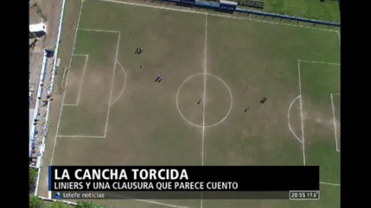 La curiosa historia de la cancha torcida